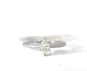 14kt w/g dia. marq solitaire, certified IGI 32344556/B on girdle apx 0.40 cts marq. VS2 clarity, H color