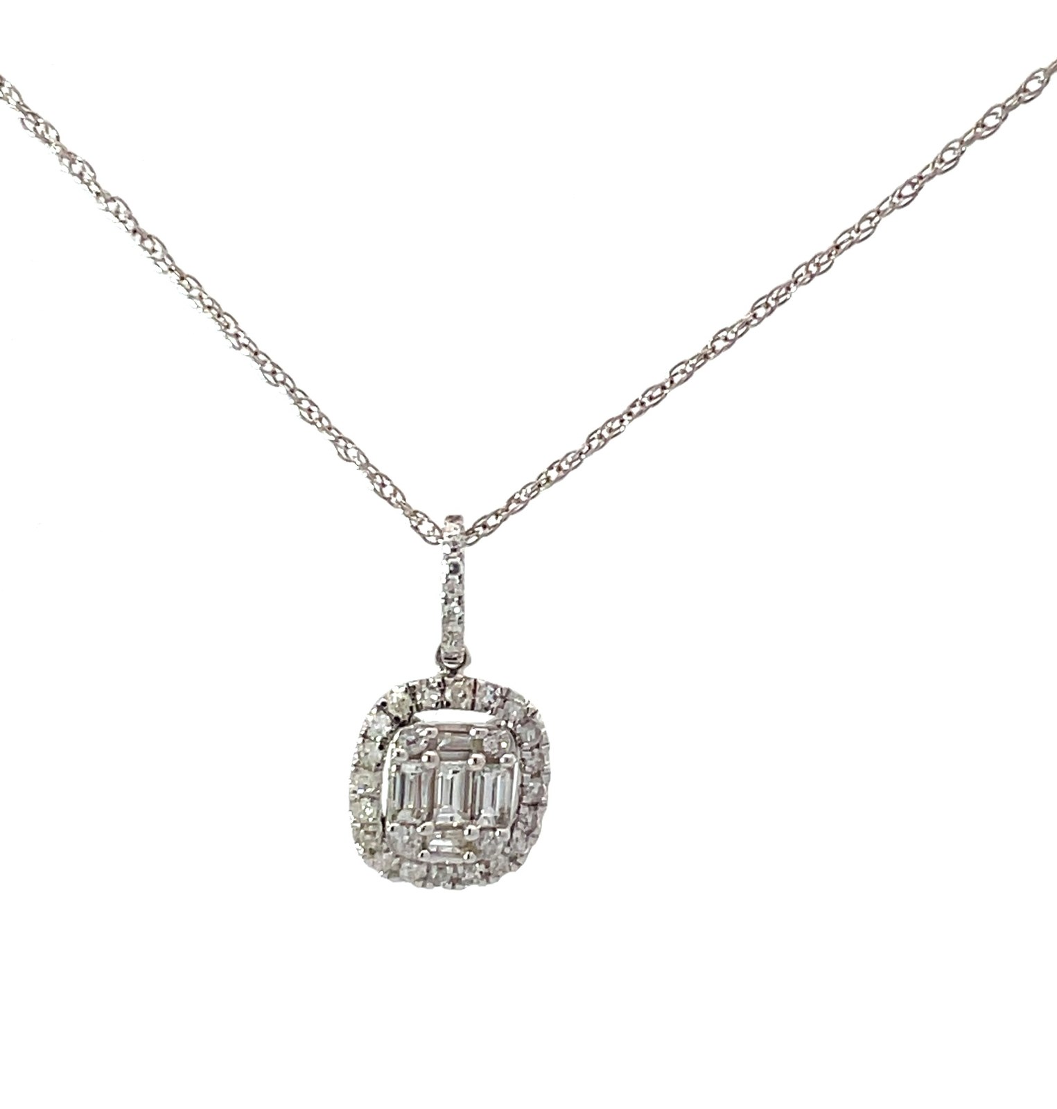 14kt white gold diamond cluster pendant on machine made rope 18" tw 0.28cts SI1/SI2, H
