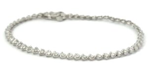 10kt white gold diamond heart tennis bracelet with foldoever safety tw 1.00cts SI3, I1 clarity, near colorless I/J color