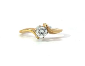 14kt TT diamond engagement ring. tw 0.34 pts VS2 clarity, G/H color