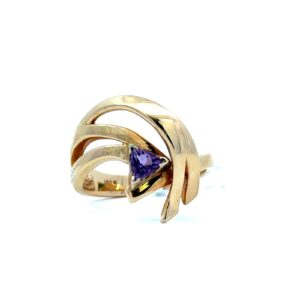 14 KT. YG RING WITH TRILLION AMETHYST 4X4X4 0.20PT