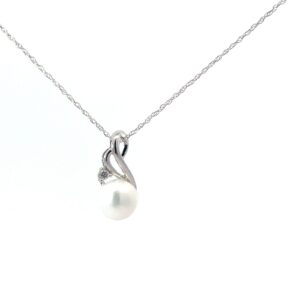 10kt white gold cultured pearl and diamond pendant on machine made rope 18"
