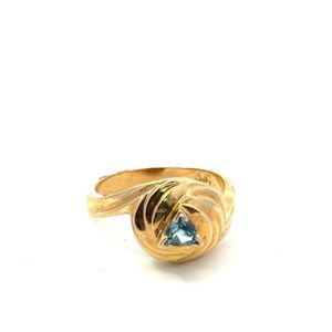 14 kt. yellow gold blue topaz trillion 4x4x4 swiss blue topaz 0.23 pts