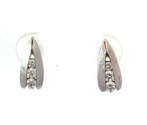 14KT W/G DIAMOND EARRINGS 6 ROUND DIAMONDS CTW 0.30 PTS SI2 Clairty, H Color