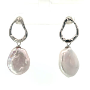 Sterling Silver rhodium plated fresh water pearl dangle oval cutout earring