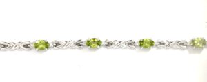 14kt white gold diamond and genuine peridot fashion bracelet P tw 4.48cts D tw 0.13cts VS2, near colorless