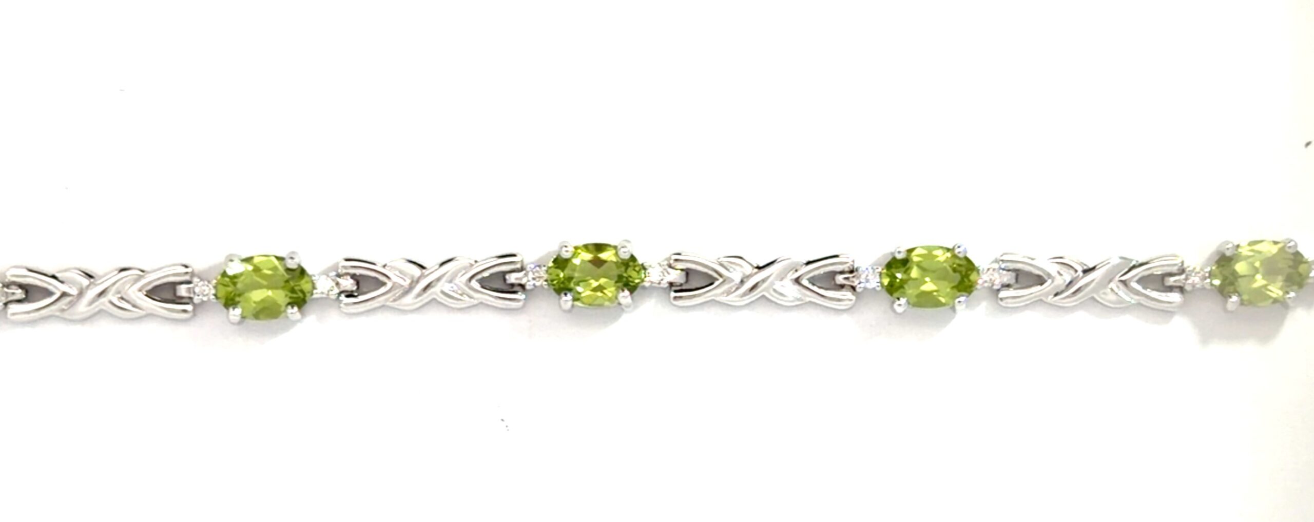 bbaa scaled .jpg 14kt white gold diamond and genuine peridot fashion bracelet P tw 4.48cts D tw 0.13cts VS2, near colorless