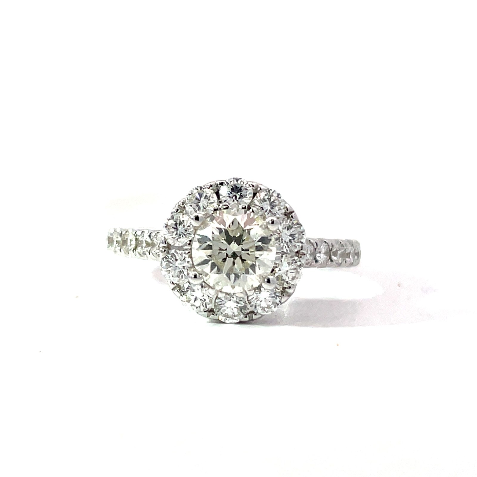 18kt white gold diamond halo eng ring C tw 0.82cts SI, I/J tw 1.57cts SI, G/H