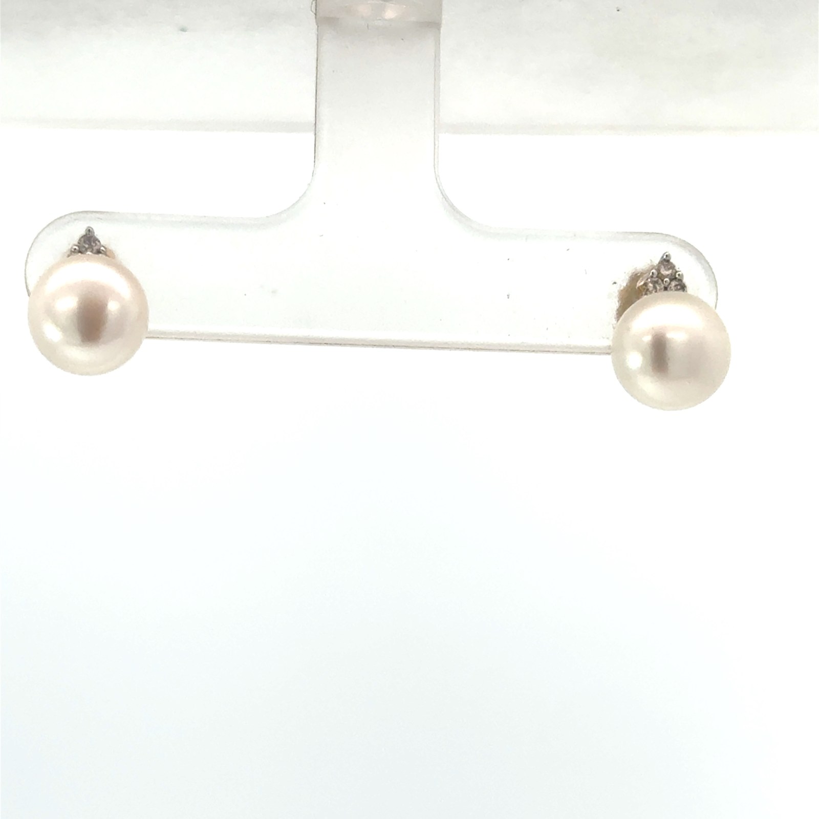 .jpg 10kt yellow gold diamond and pearl stud earrings with friction backs SI, near colorless I color