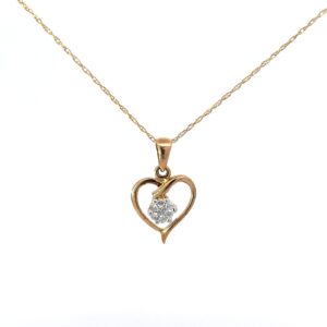 10kt yellow gold diamond cluster center open heart pendant D tw 0.12cts I,I