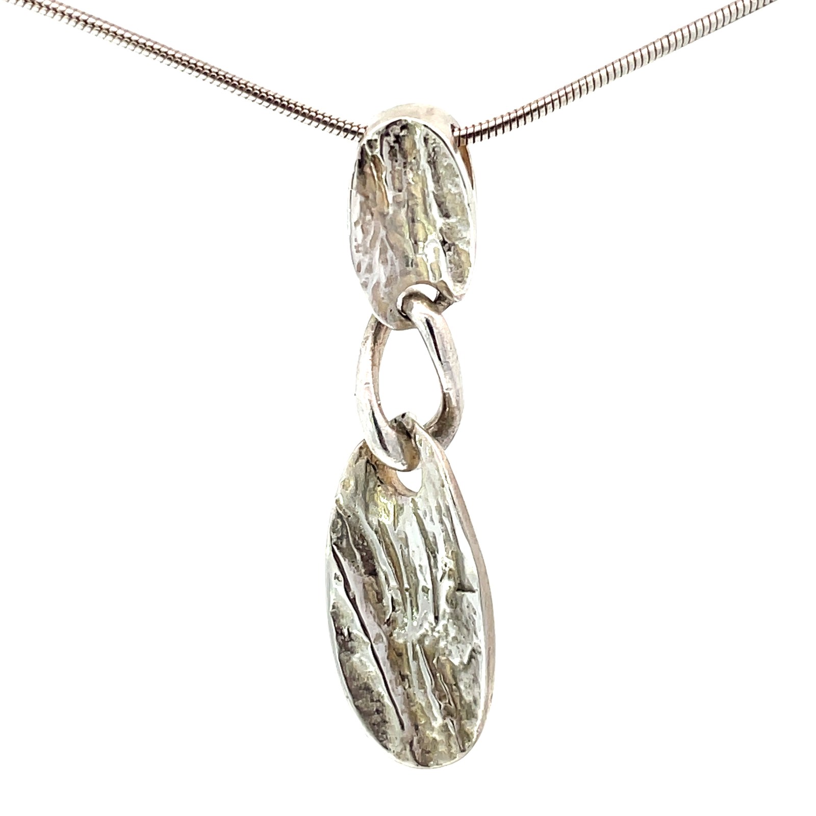 SS OVAL SILVER DROP PENDANT ON 18 SNAKE CHAIN