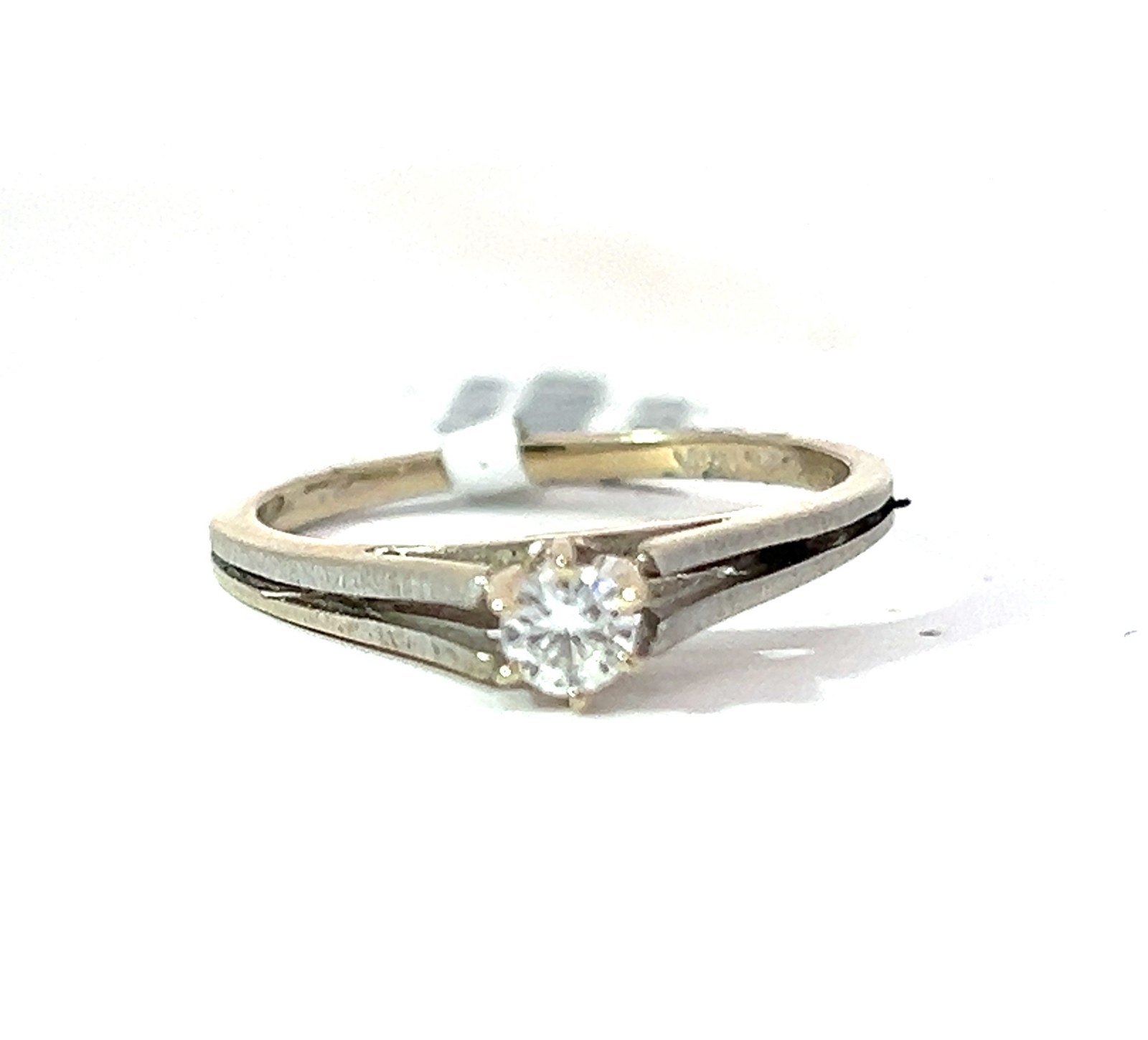 14kt w/g diamond engagement ring tw 0.15 pts full cut