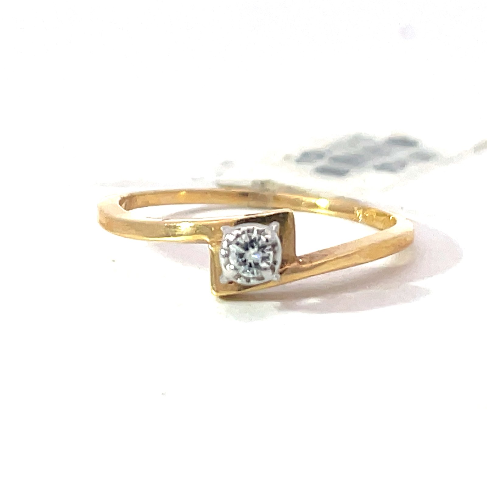 14 KT 2 TONE DIAMOND ENGAGEMENT RING .05 PTS