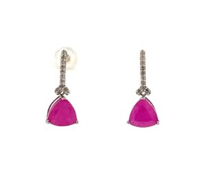 10kt white gold diamond and trillion ruby dangle earring R tw 0.50cts D tw 0.10cts I1, I color