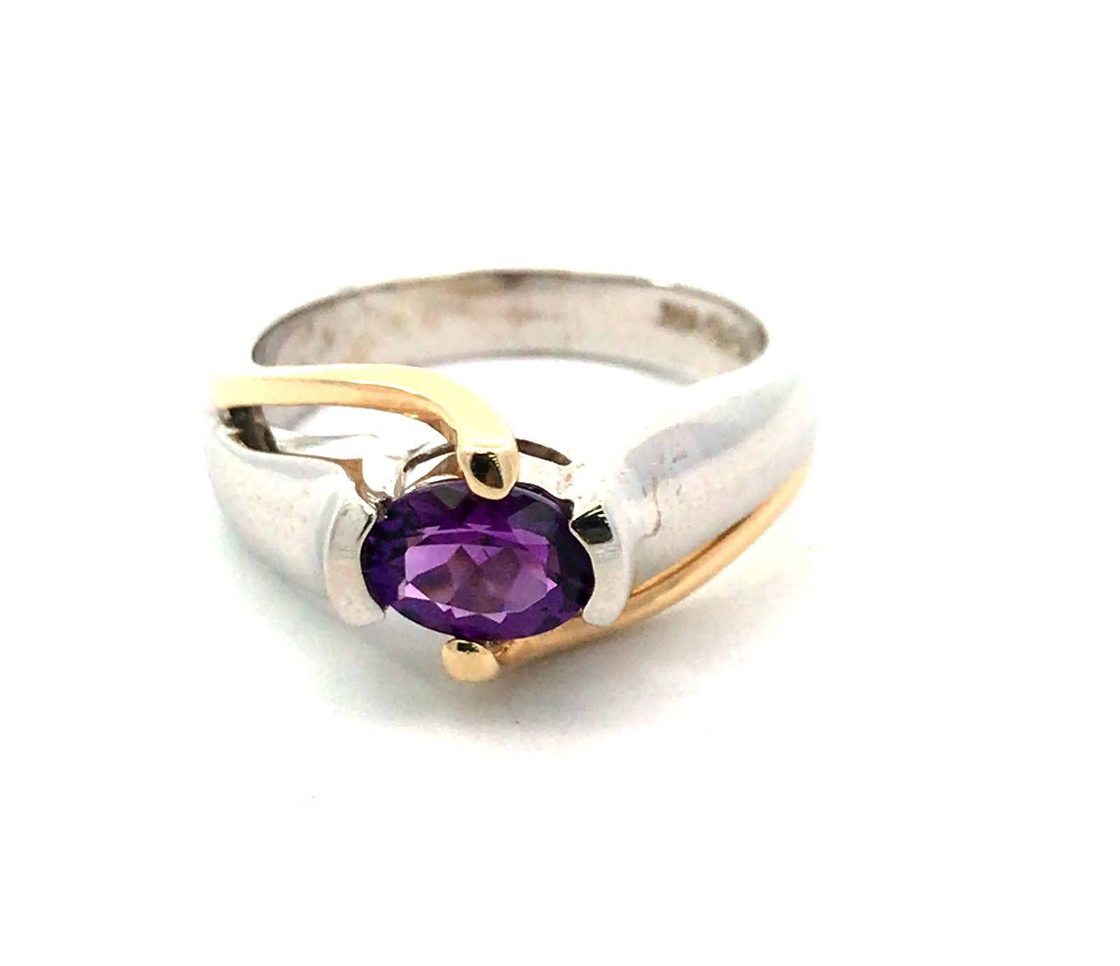 A 14KT 2 TONE GEN AMETHYST RING 1 PC 7X5 OVAL TW 0.80PTS