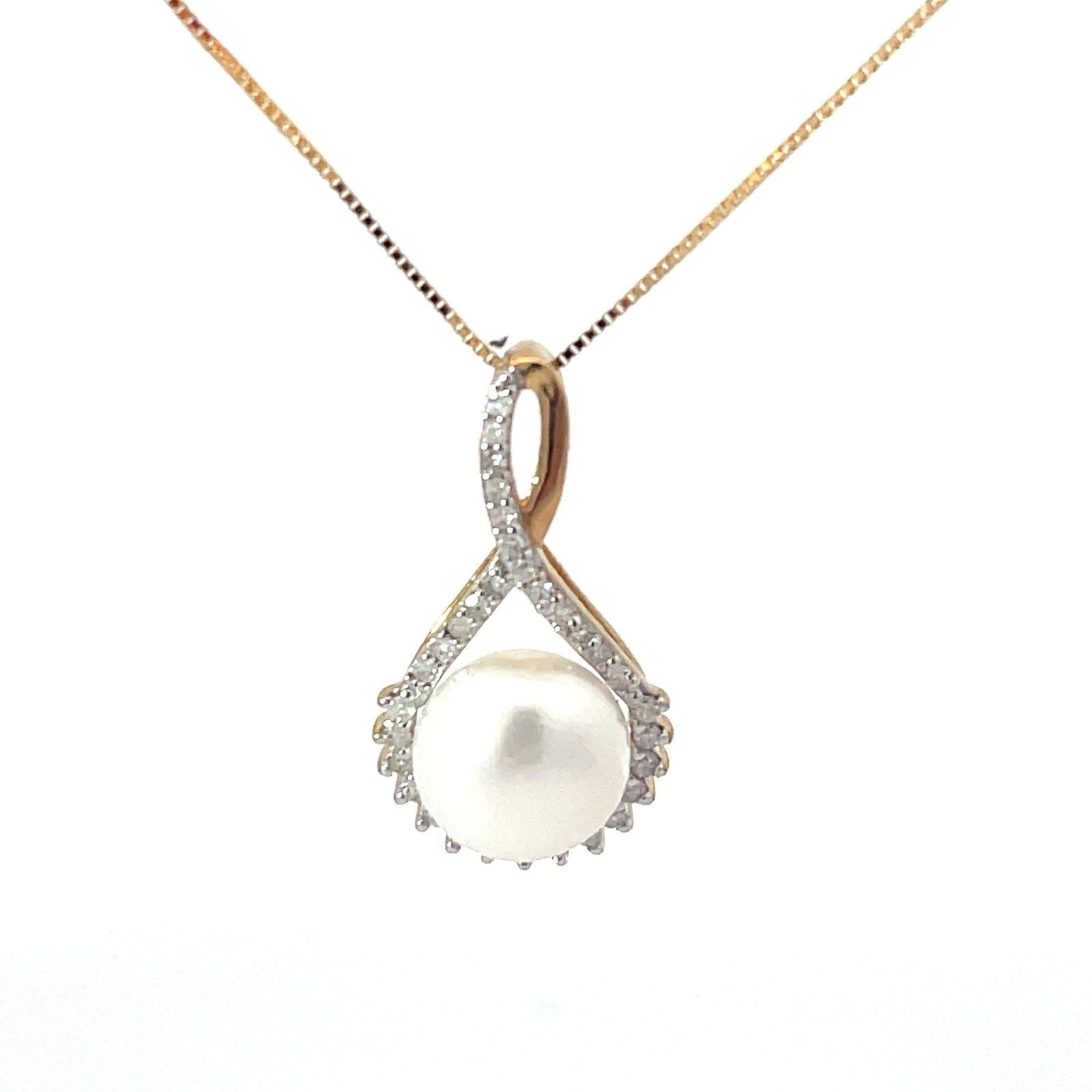 .jpg 10kt yellow gold diamond and pearl halo infinity pendant D tw0.20cts SI clarity, near colorless I color