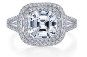 Sterling Silver platinum bonded lassire simulated diamond aser cut halo ring tw 4.00cts size 8