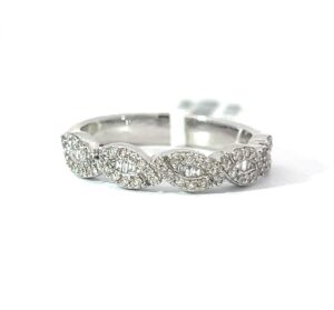14kt white gold diamond fancy twised band D tw 0.32cts VS2, G/H