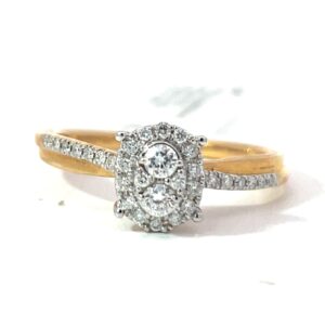 14kt yellow gold diamond oval cluster halo engagment ring D tw 1/4cts SI1, G/H