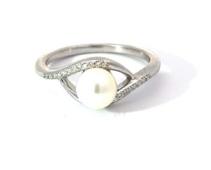 14kt white gold diamond twisted cultured pearl ring 6mm pearl D tw 0.10cts