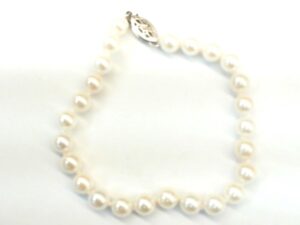 14kt white gold pearl bracelet 5.5-6mm