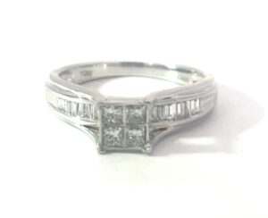 10kt white gold diamond princess cut cluster ring D tw 1/3 cts SI2 clarity, near colorless I color