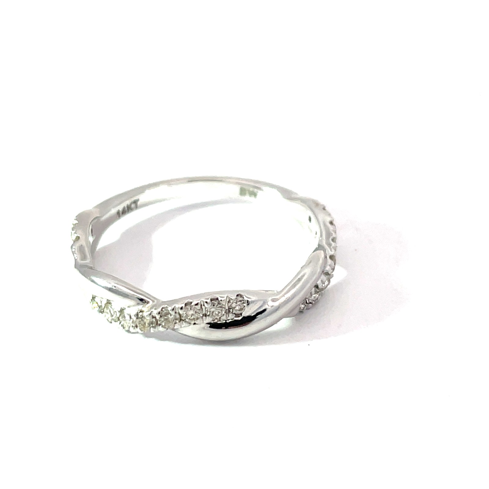 B .jpg 14kt white gold diamond twisted and shiny band D tw 0.21cts SI1 clarity, near colorless I color