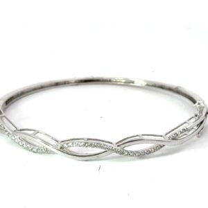 10kt white gold diamond twisted bangle bracelet with foldover safety D tw 0.50cts SI clarity, near colorless H color