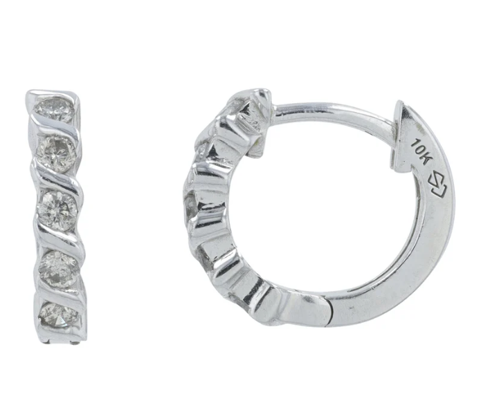 DER .png 10kt white gold diamond huggie twisted hoop earring tw 0.25cts SI clarity, near colorless I color