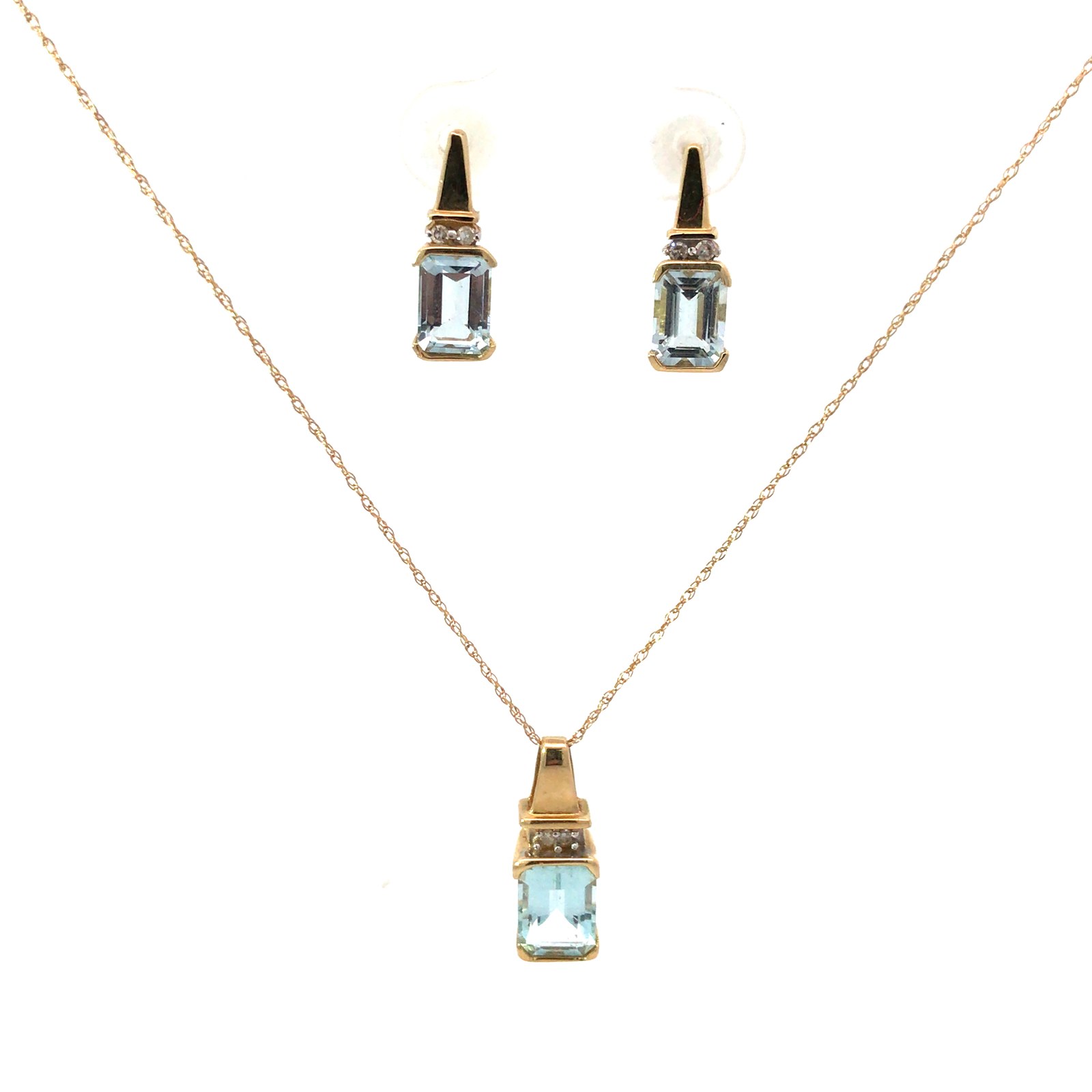 14kt yellow gold genuine aquamarine and diamond pendant and earring set SOLD AS SET SI2/I1 clarity, near colorless I color