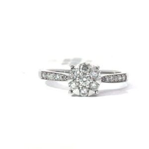14kt white gold diamond round cluster ring D tw 0.40cts SI2 clarity, near colorless H/I color
