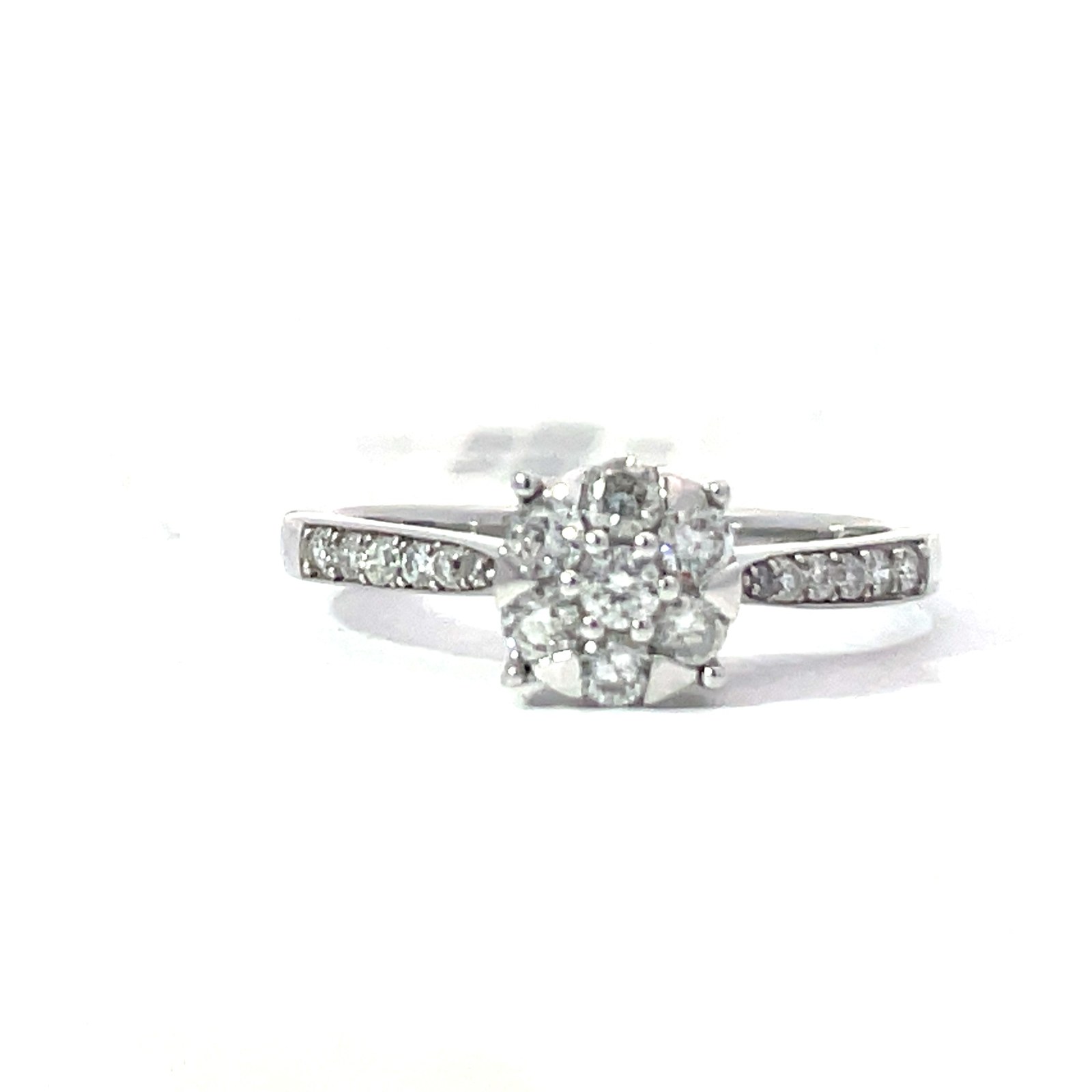 PSBS .jpg 14kt white gold diamond round cluster ring D tw 0.40cts SI2 clarity, near colorless H/I color
