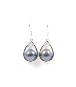 Sterling Silver freshwater black pearl dangle pear shape earring on fish hooks