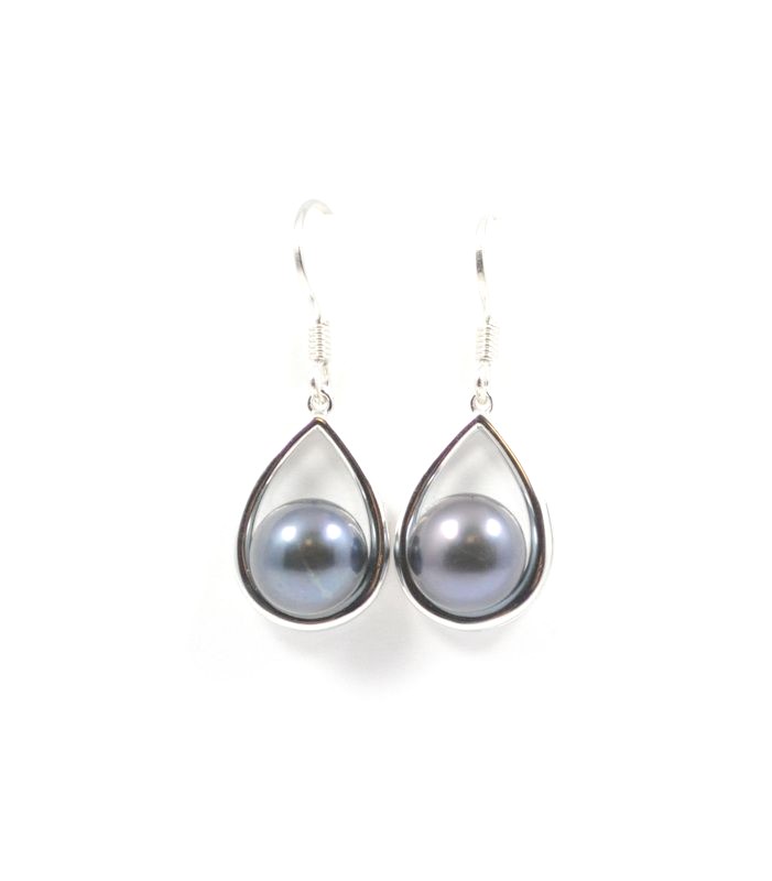 Sterling Silver freshwater black pearl dangle pear shape earring on fish hooks