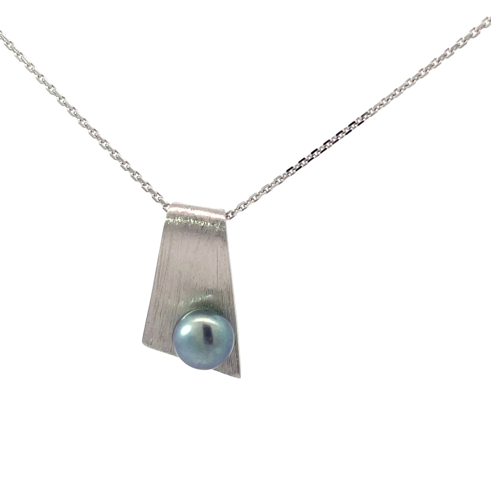 SSPP .jpg sterling silver freshwater grey pearl pendant on diamond cut cable chain 18"