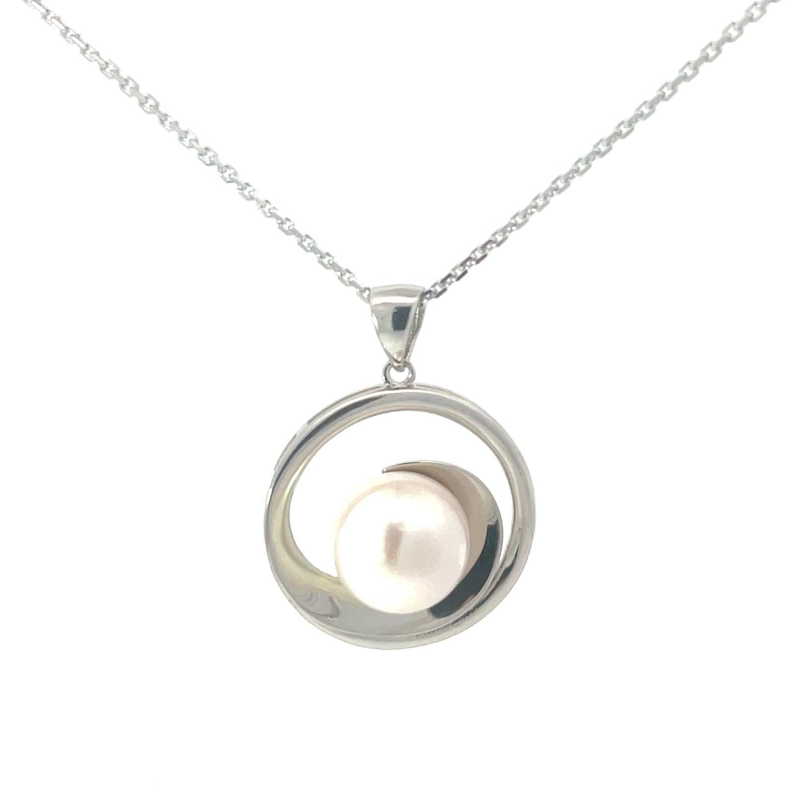 SSSPP WV .jpg Sterling Silver freshwater pearl necklace on diamond cut cable chain 18"