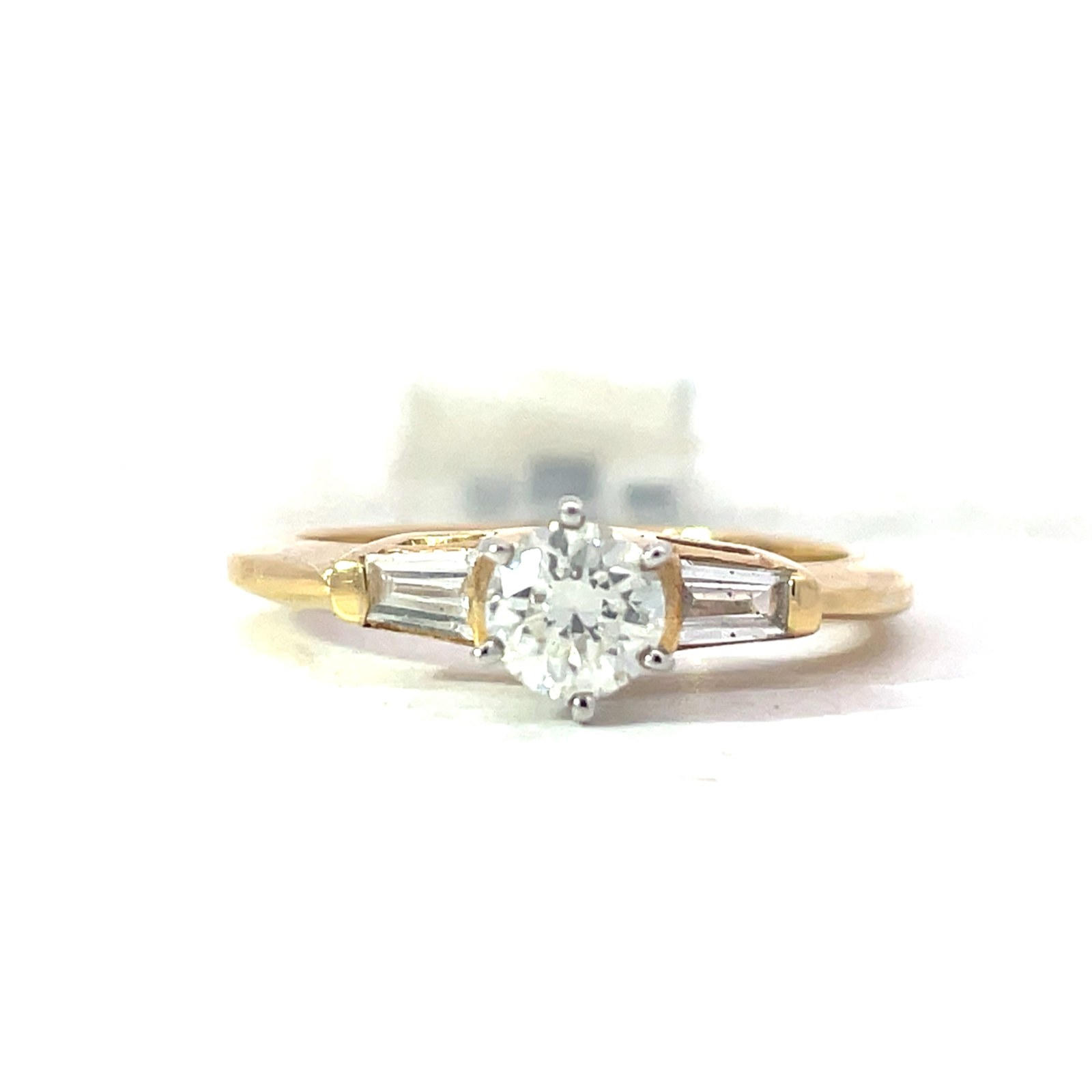 ST 14KT 2 TONE DIA ENGAGEMENT RING CENTER .46PTS T/W .64PTS SI1-G-H ROUND/BAGETTES