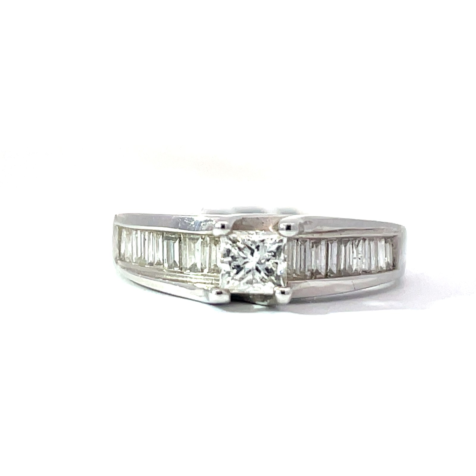 VKF 14kt w/g princess and baguette diamond engagement ring tw 1.00 ct