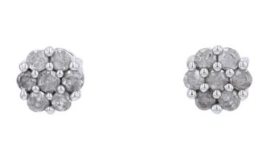 dst .jpg 10kt white gold diamond cluster stud earrings tw 0.10cts SI clarity, near colorless H/I color