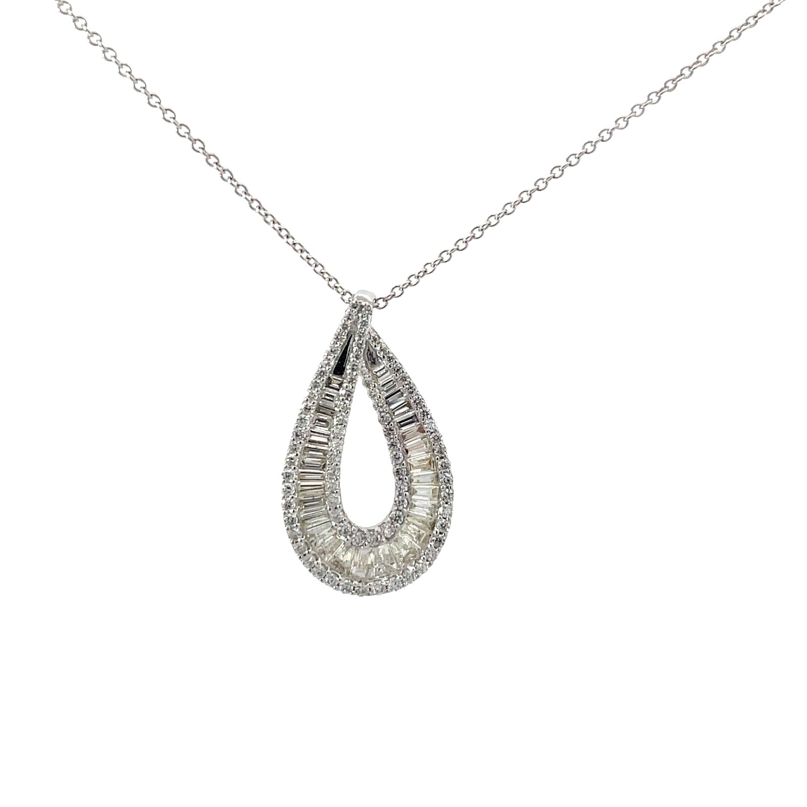 sdb 14kt white gold diamond and baguette fashion pendant D tw 0.40 B tw 0.98cts tw 0.70cts VS2, I/J