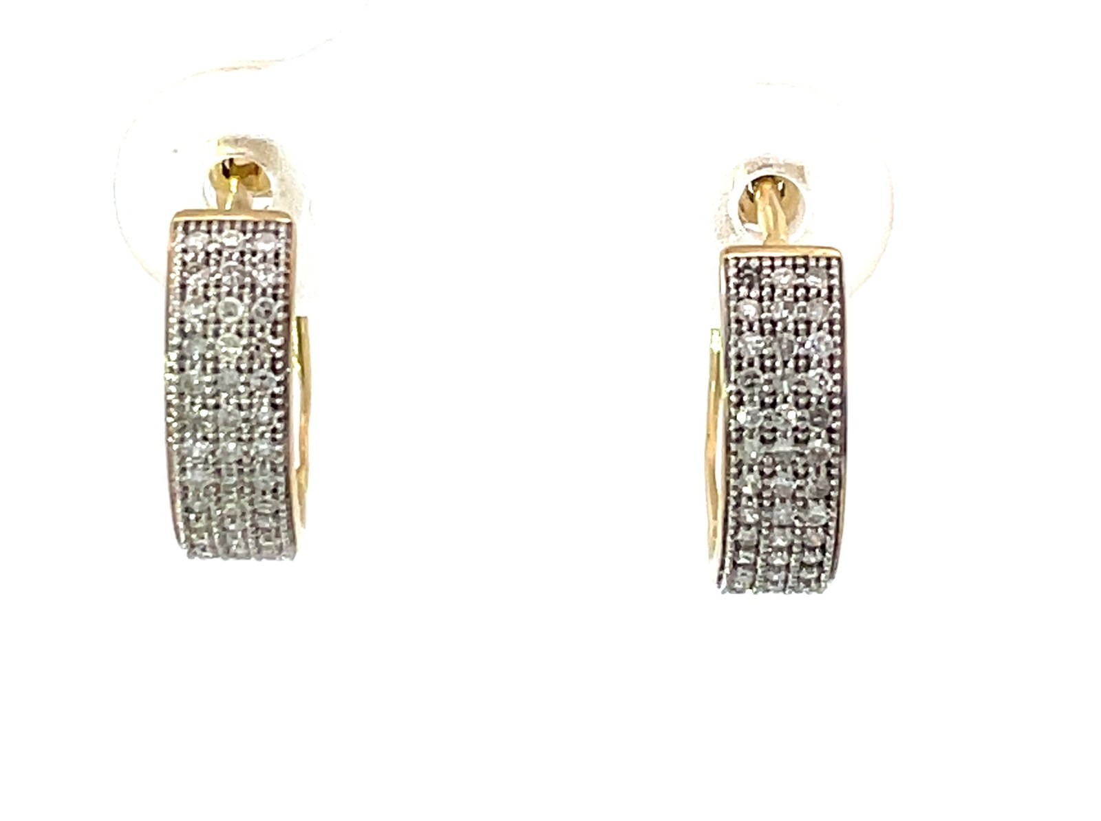 uydfhiu .jpg 10kt two tone diamond three row diamond hoop earrings with milgrain edge tw 0.25cts SI2, I/J