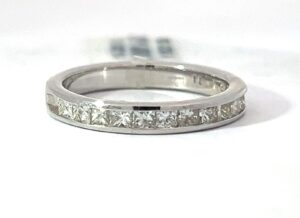 14 KT W/G DIAMOND BAND W/ 11 PRINCESS CUT DIA TW 0.75 CT SI CLARITY H COLOR