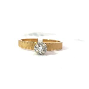 14kt y/g diamond engagement ring, 1 rd diamond tw 0.05 pts, SI clarity, H color