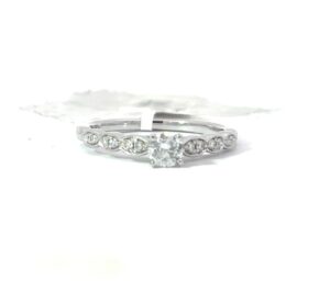 14kt white gold diamond semi mount d C tw 0.24 cts tw 0.33cts SI, G/H