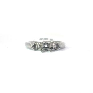 14kt white gold diamond semi mount 1/4ct head sides 2- 5 pts