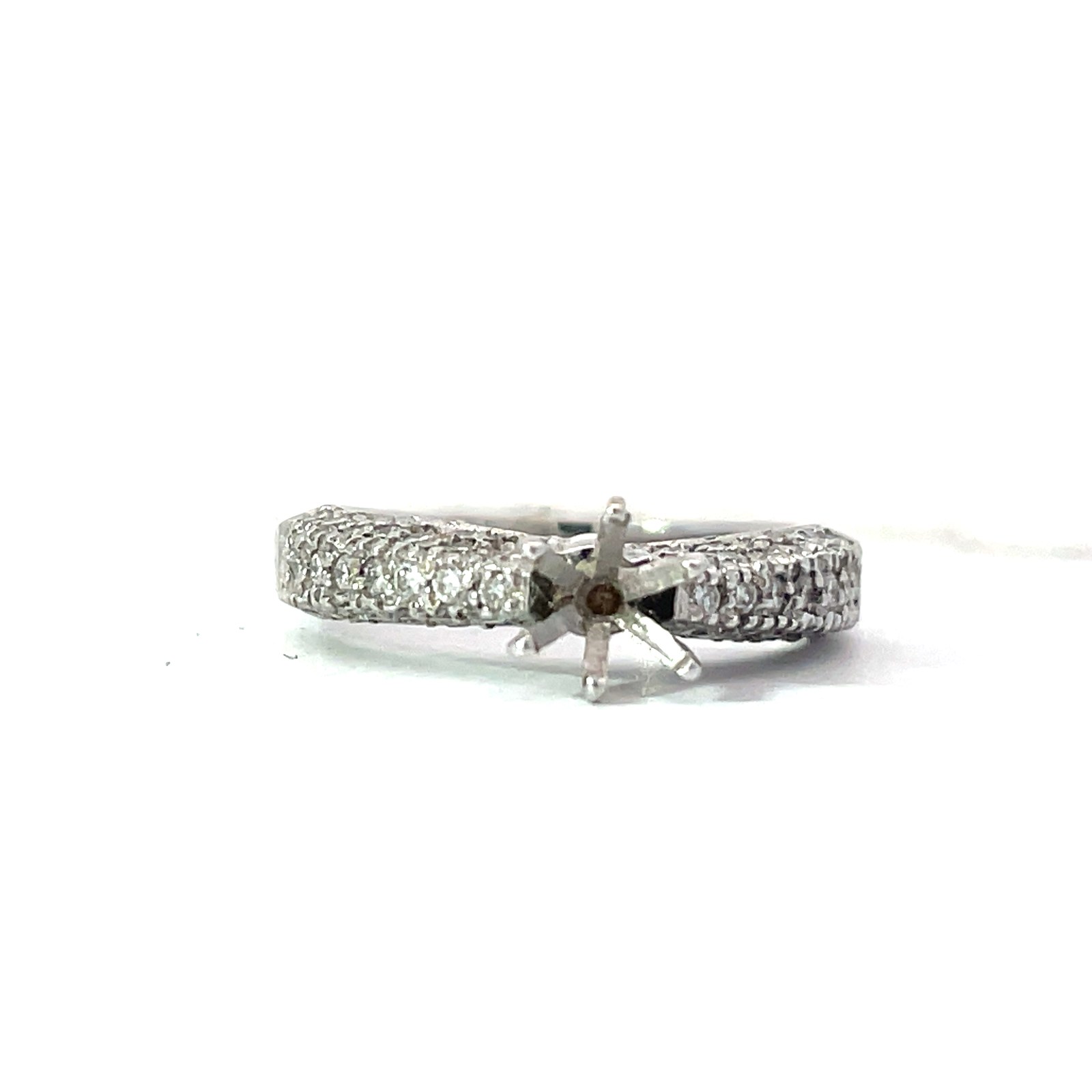 XRN.jpg 18KT W/G DIAMOND SEMI MOUNT 36 ROUND BRILLIANT DIAMONDS TW 0.50 PTS
